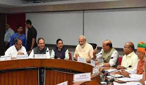 कोरोना के कारण लोकसभा का बदला नजारा